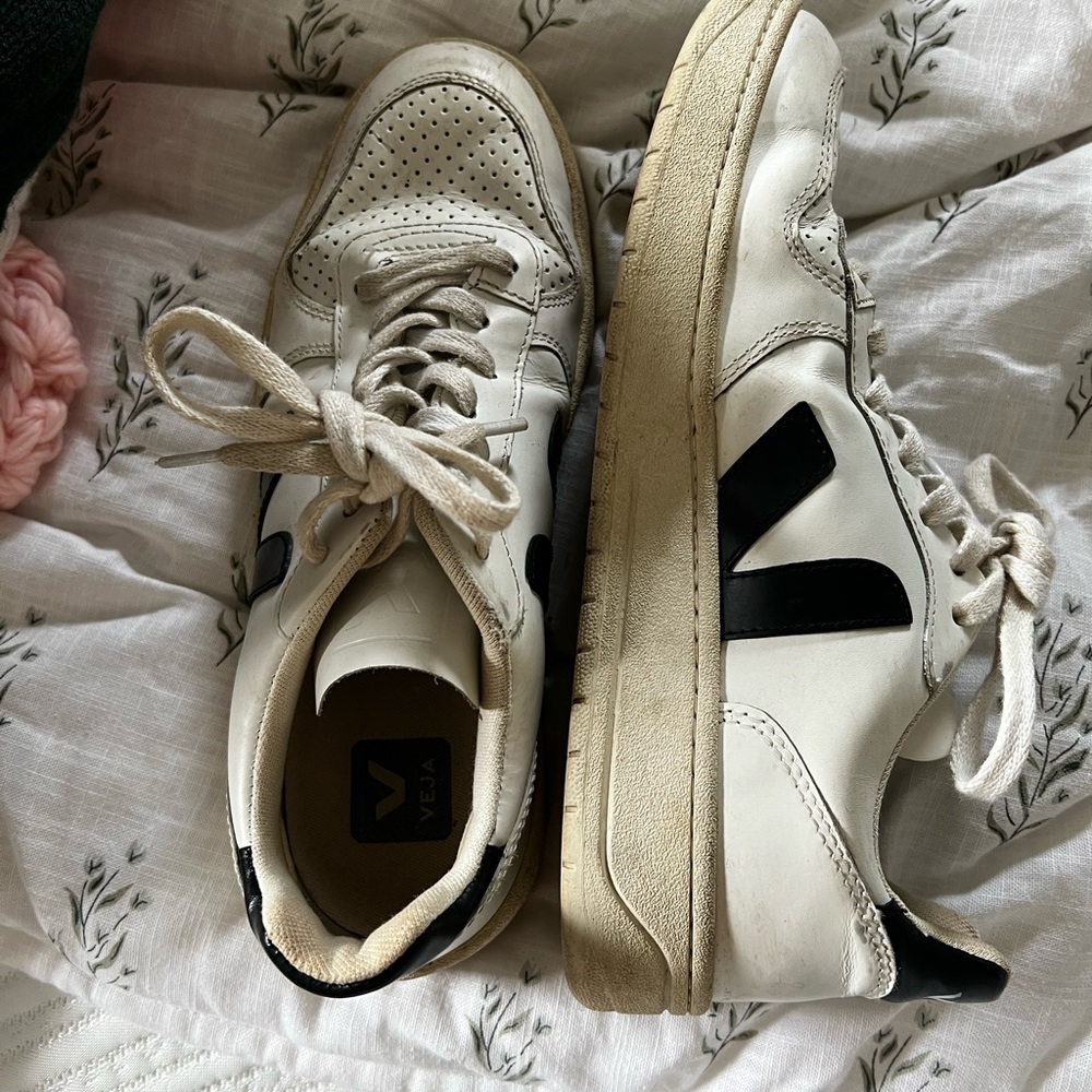 VeJa Sneakers